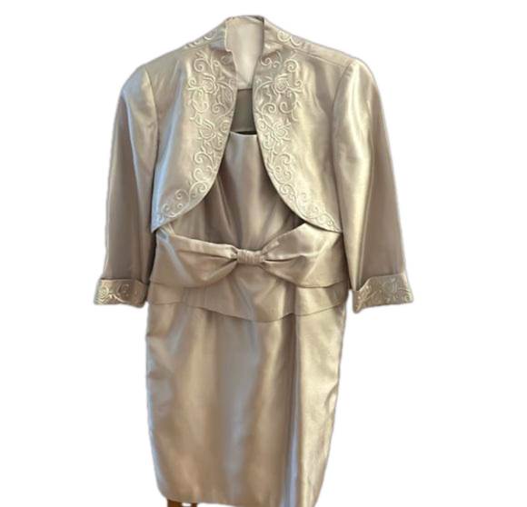 Lizzatti Collection Champagne Color sleeveless dress with cropped jacket. - Picture 3 of 4